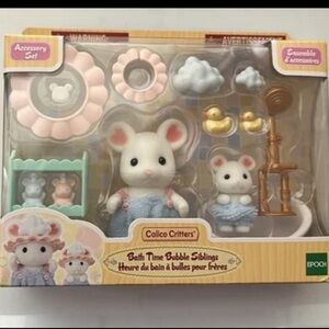 Calico Critters Bath Time Bubble Siblings